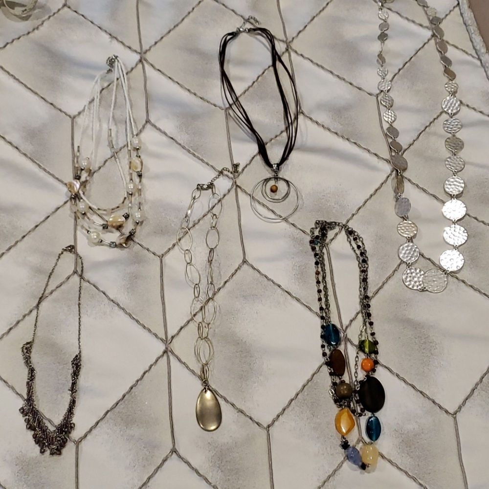 Lot 6 Fashion Necklaces